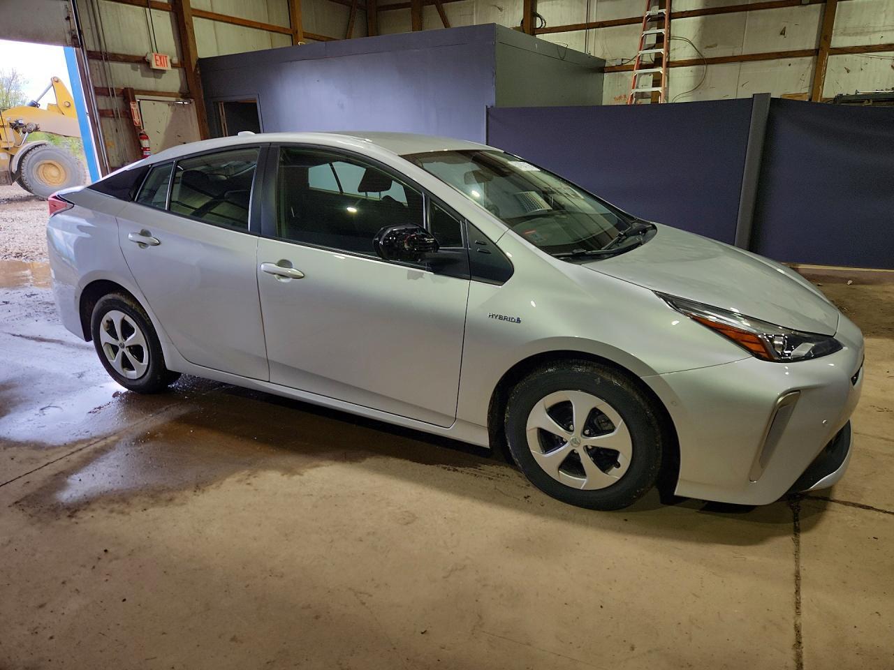 2022 Toyota Prius Le Awd-E - Фото 4