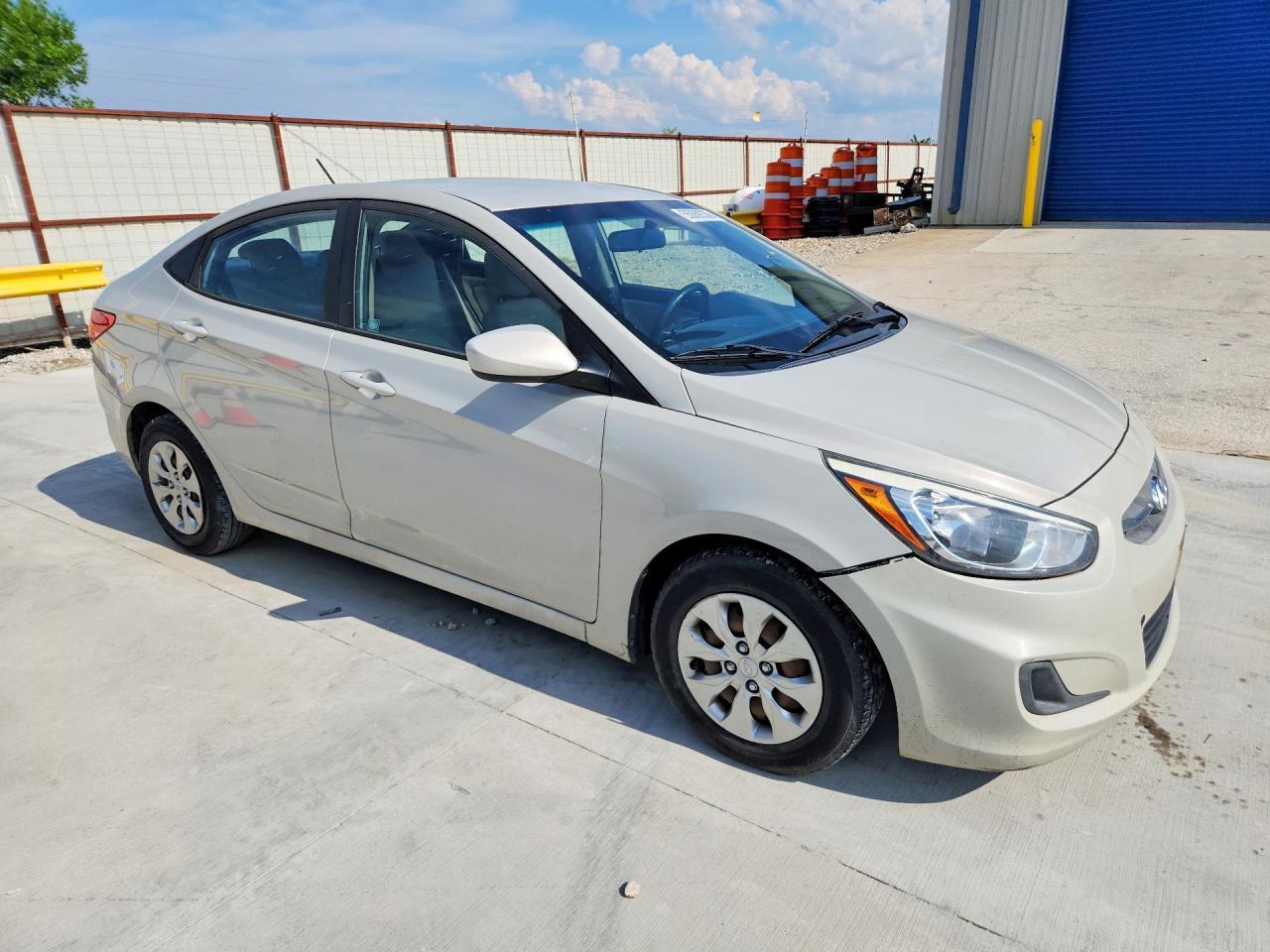 2016 Hyundai Accent Se - Image 4