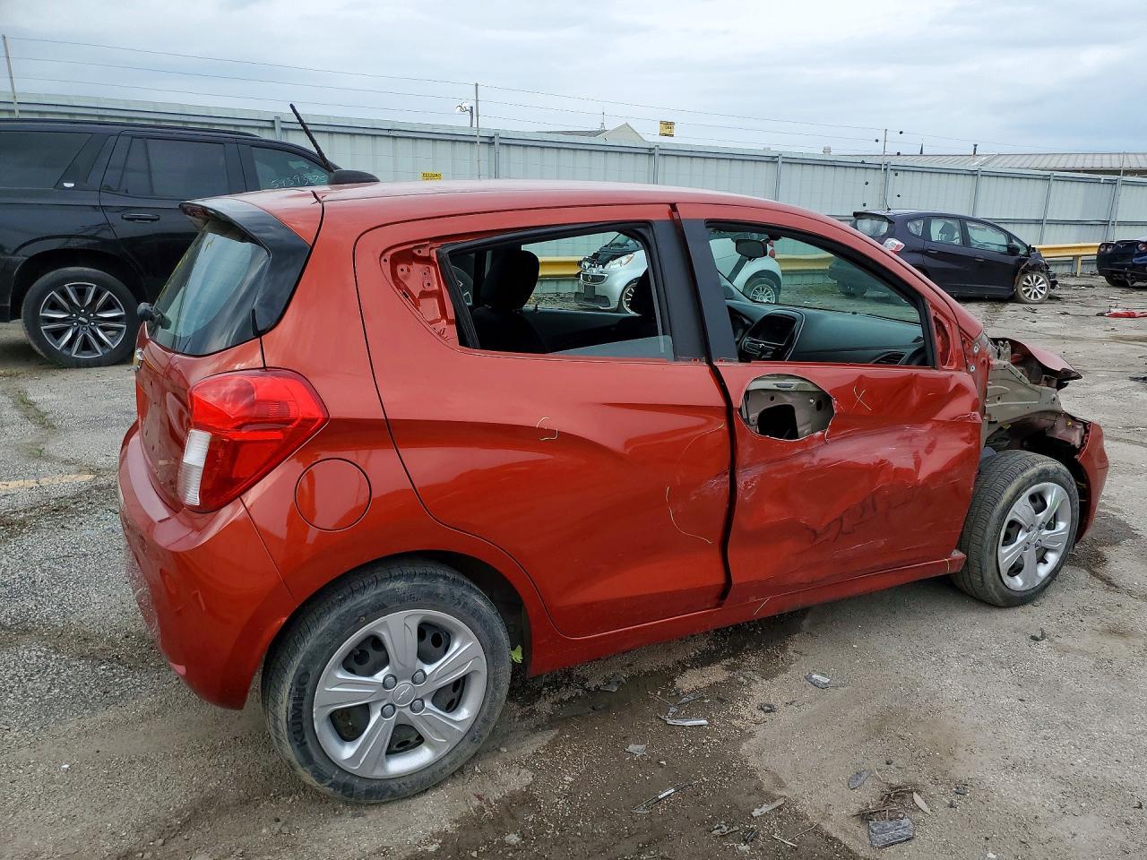 2021 Chevrolet Spark Ls - Фото 3