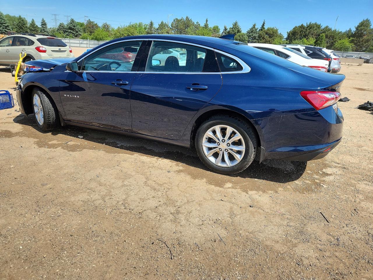 2022 Chevrolet Malibu Lt - Фото 2