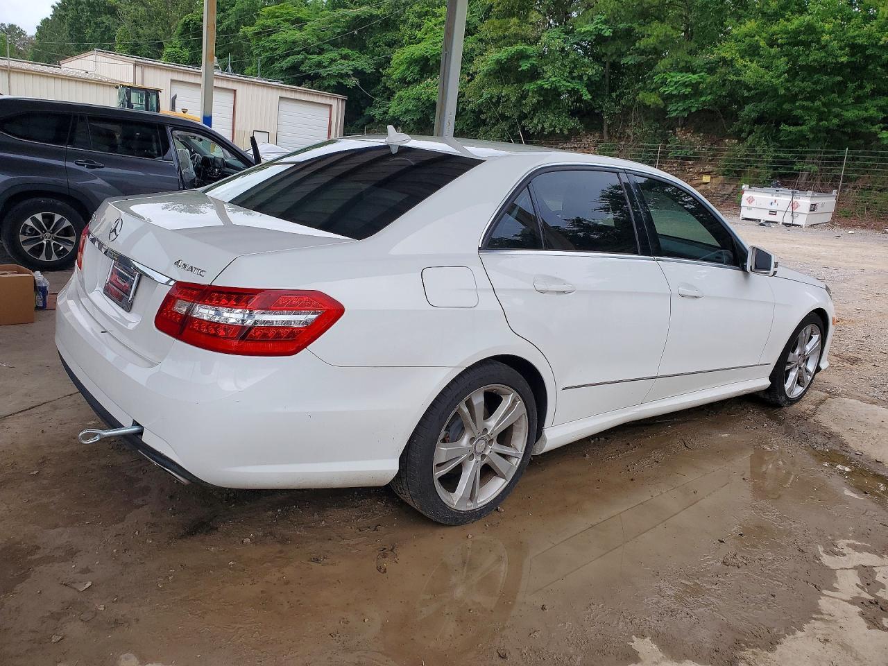 2013 Mercedes-Benz E 350 4Matic - Image 3