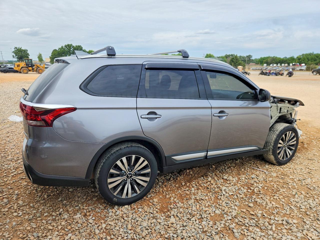 2019 Mitsubishi Outlander Es - Image 3