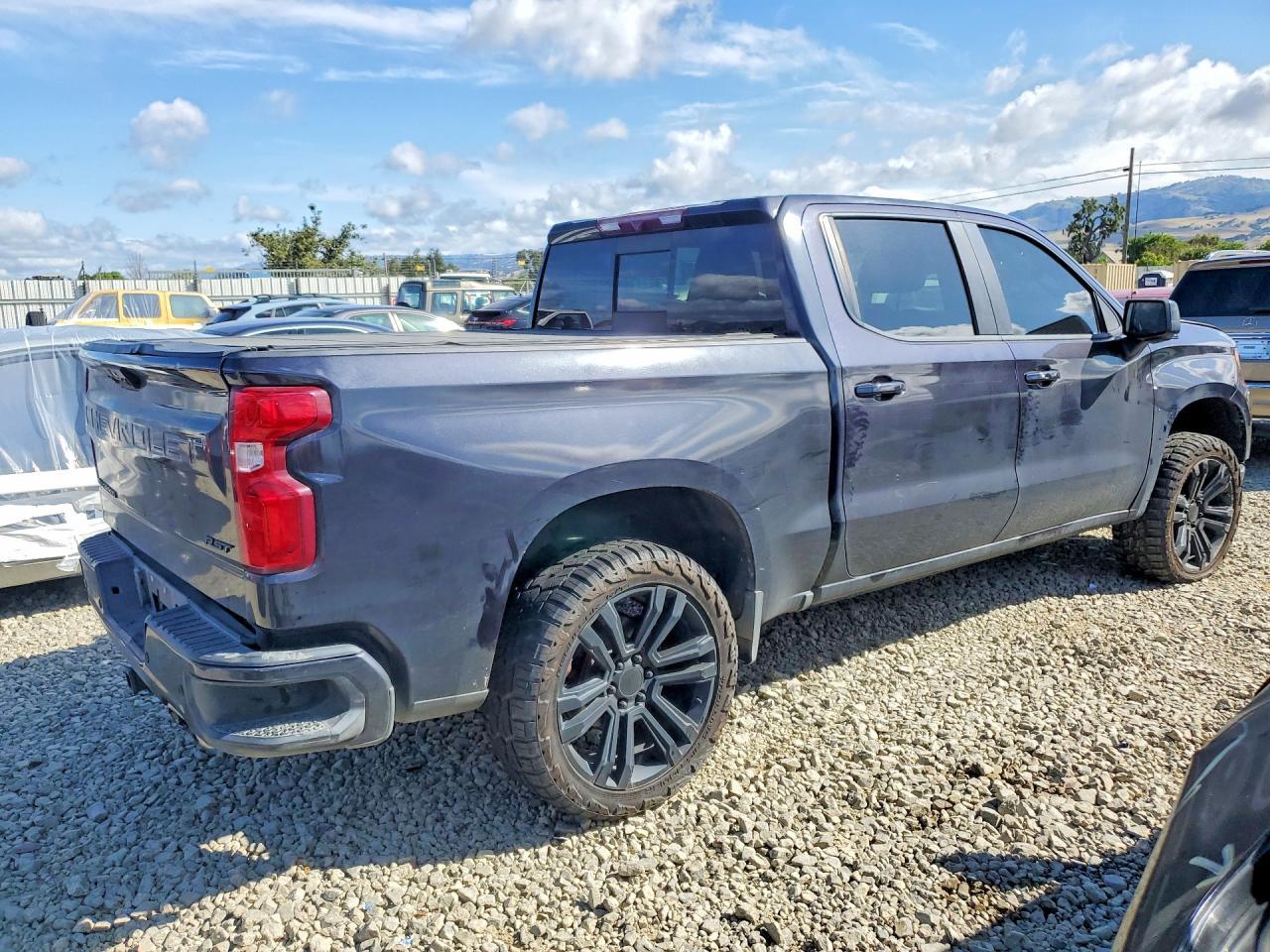 2023 Chevrolet Silverado K1500 Rst - Image 3