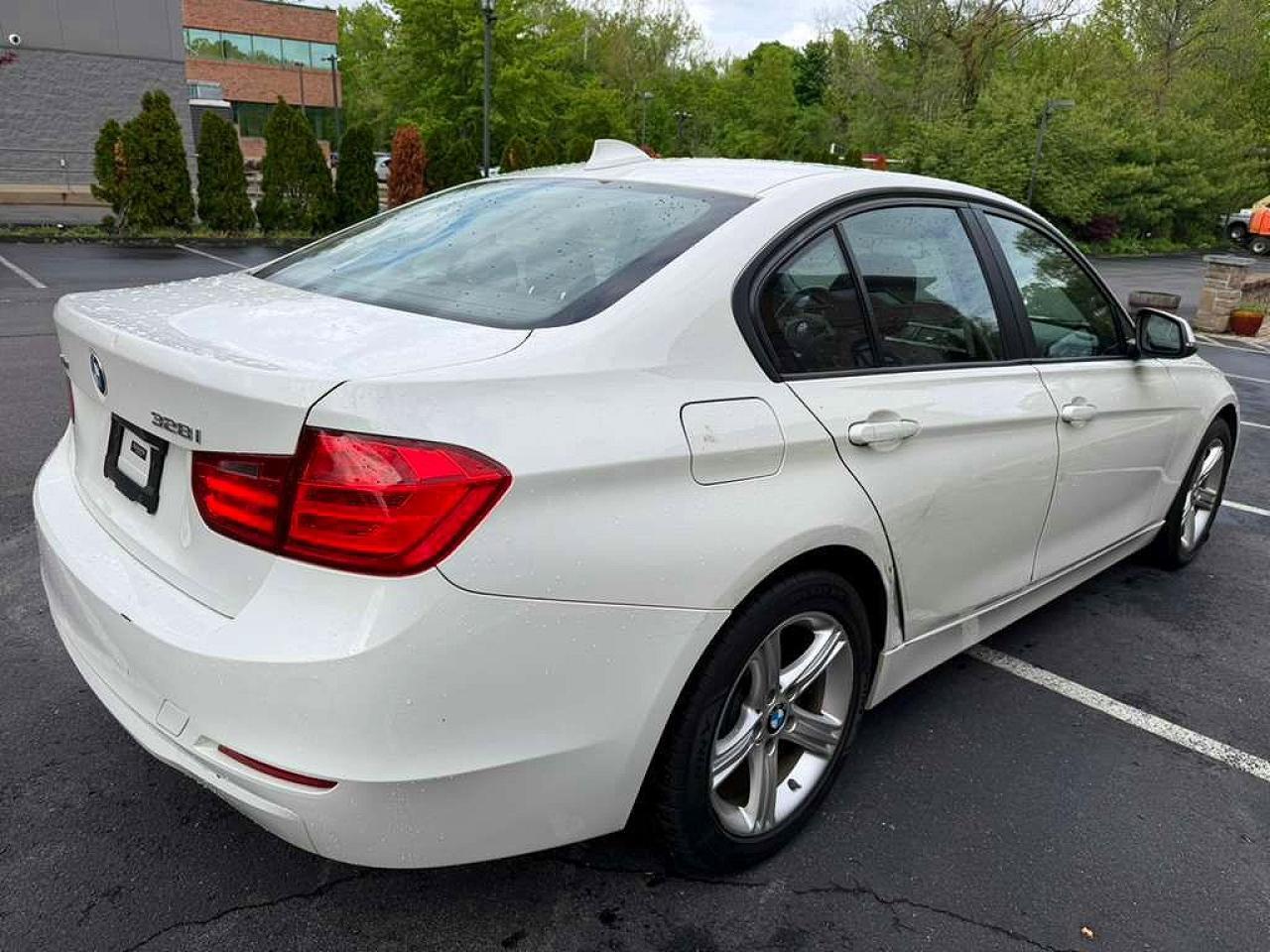 2014 BMW 328 Xi - Image 3