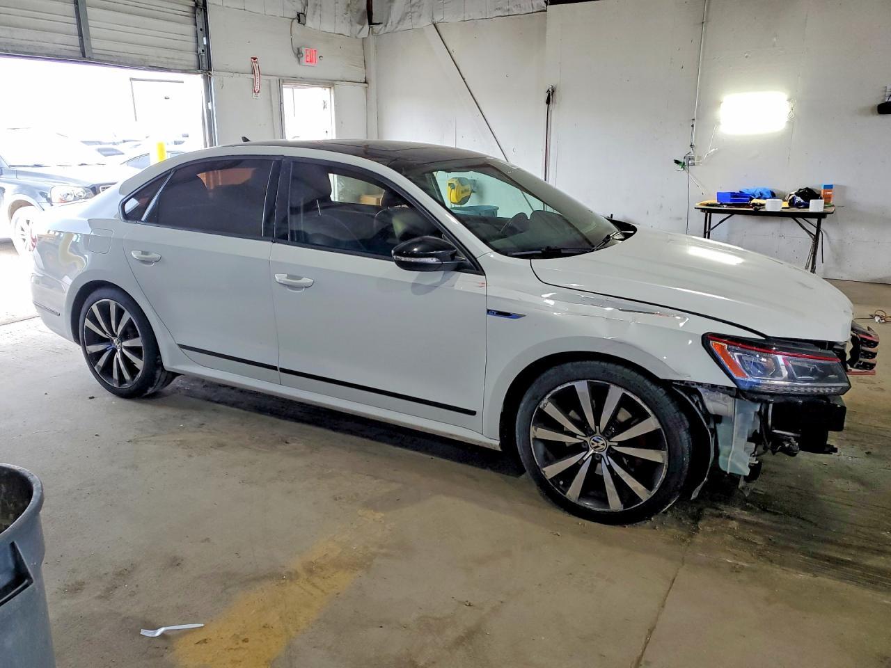 2018 Volkswagen Passat Gt - Фото 4