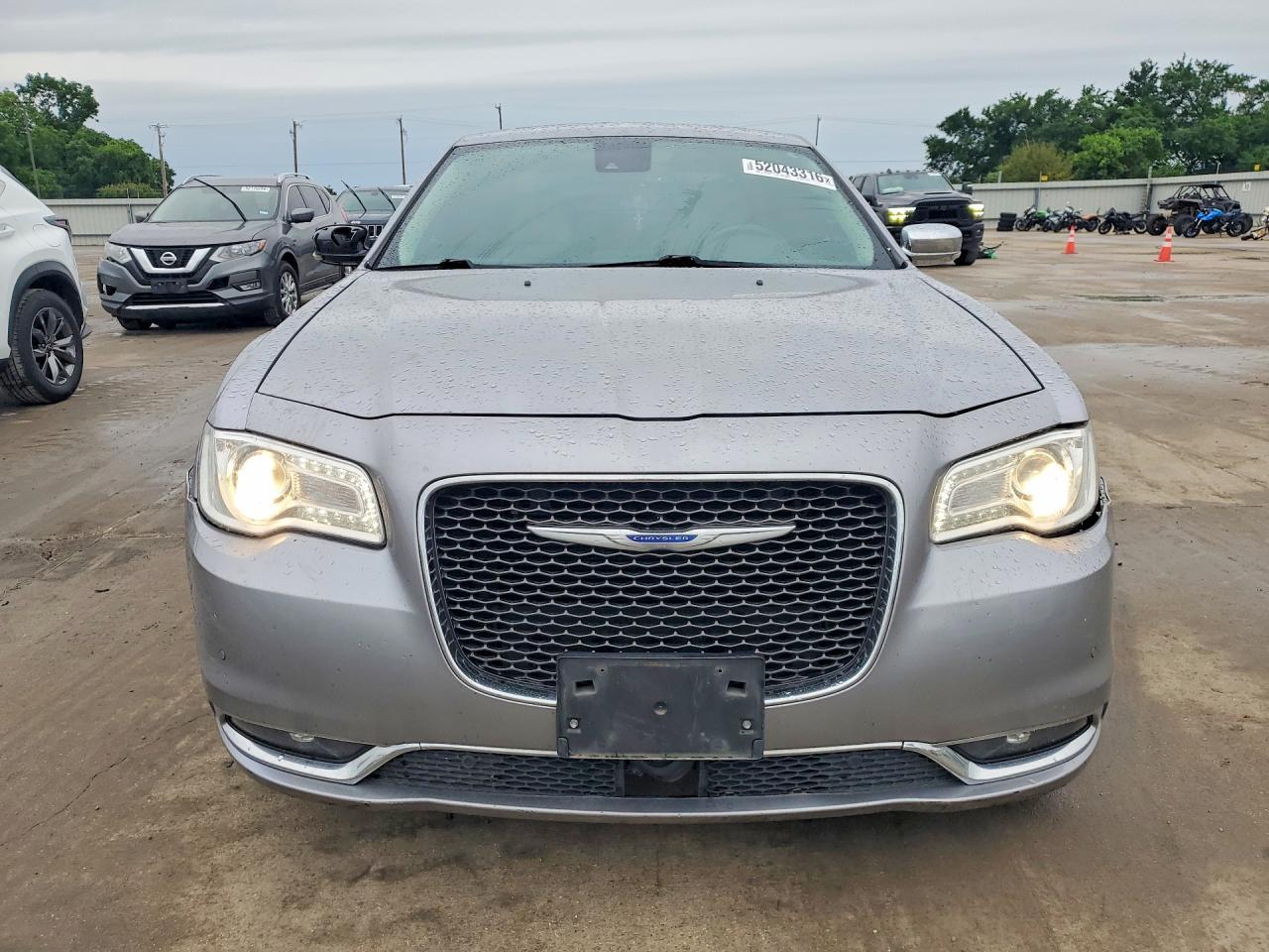 2018 Chrysler 300 Limited - Image 5