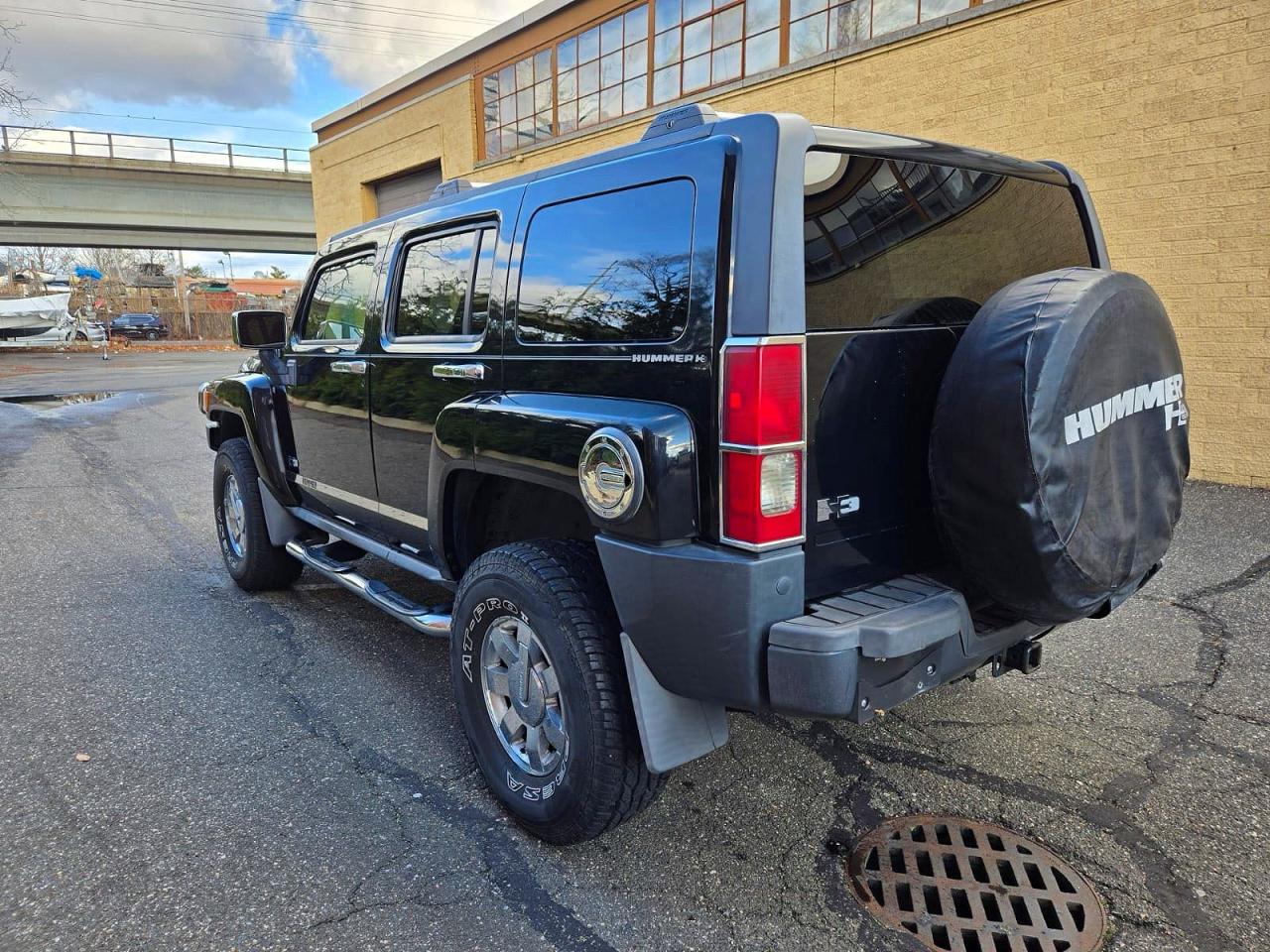 2009 Hummer H3 Alpha - Image 3