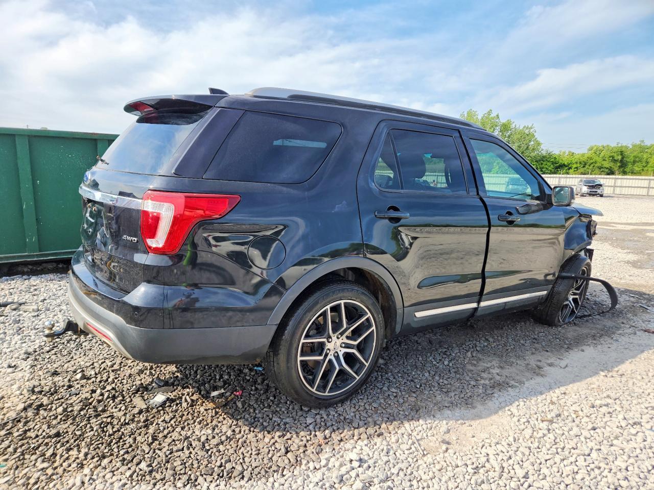 2016 Ford Explorer Xlt - Фото 3