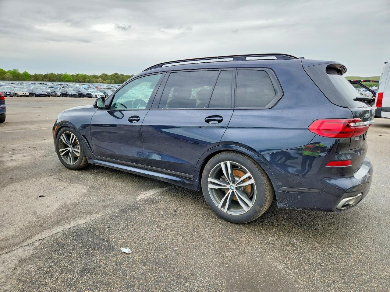 2019 BMW X7 xDrive40I - Фото 2