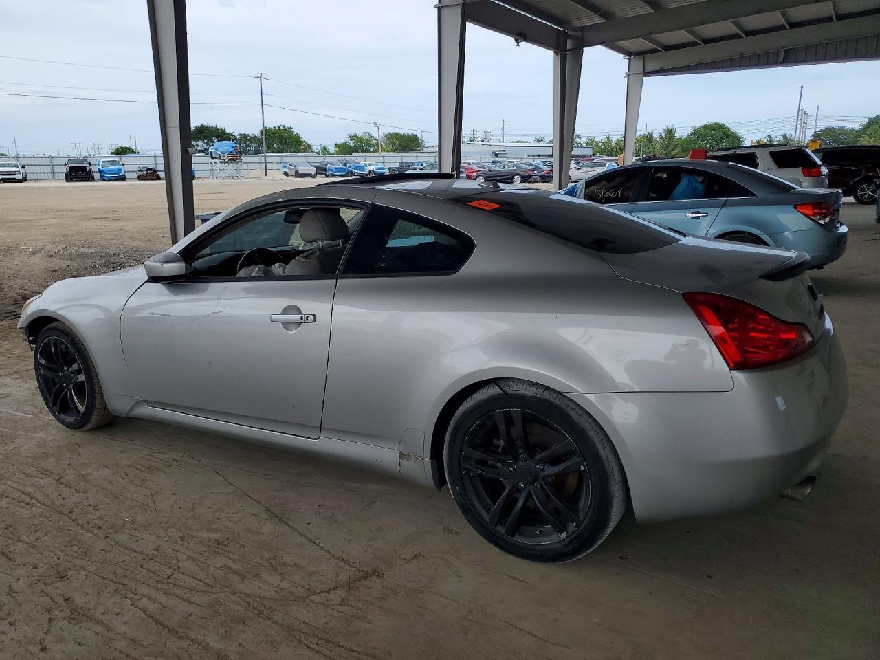 2009 Infiniti G37 Coupe Base - Image 2