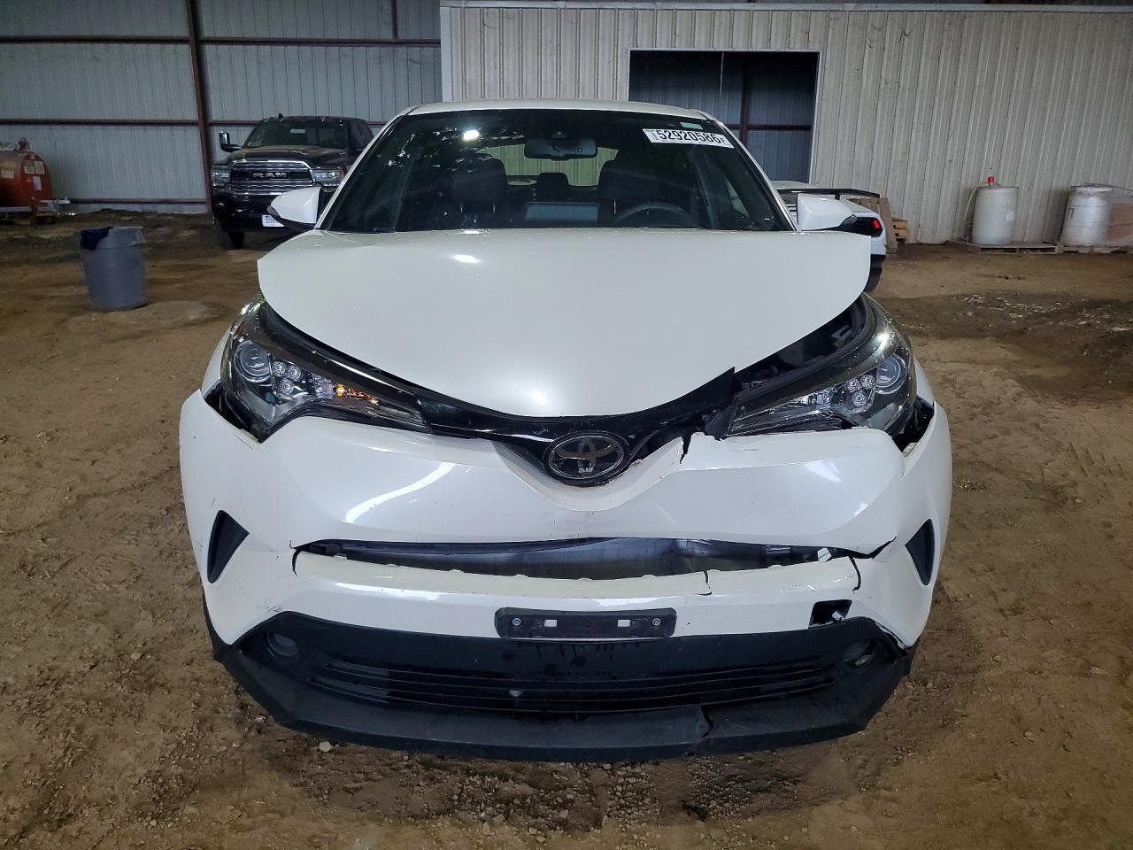 2019 Toyota C-Hr Le - Image 5