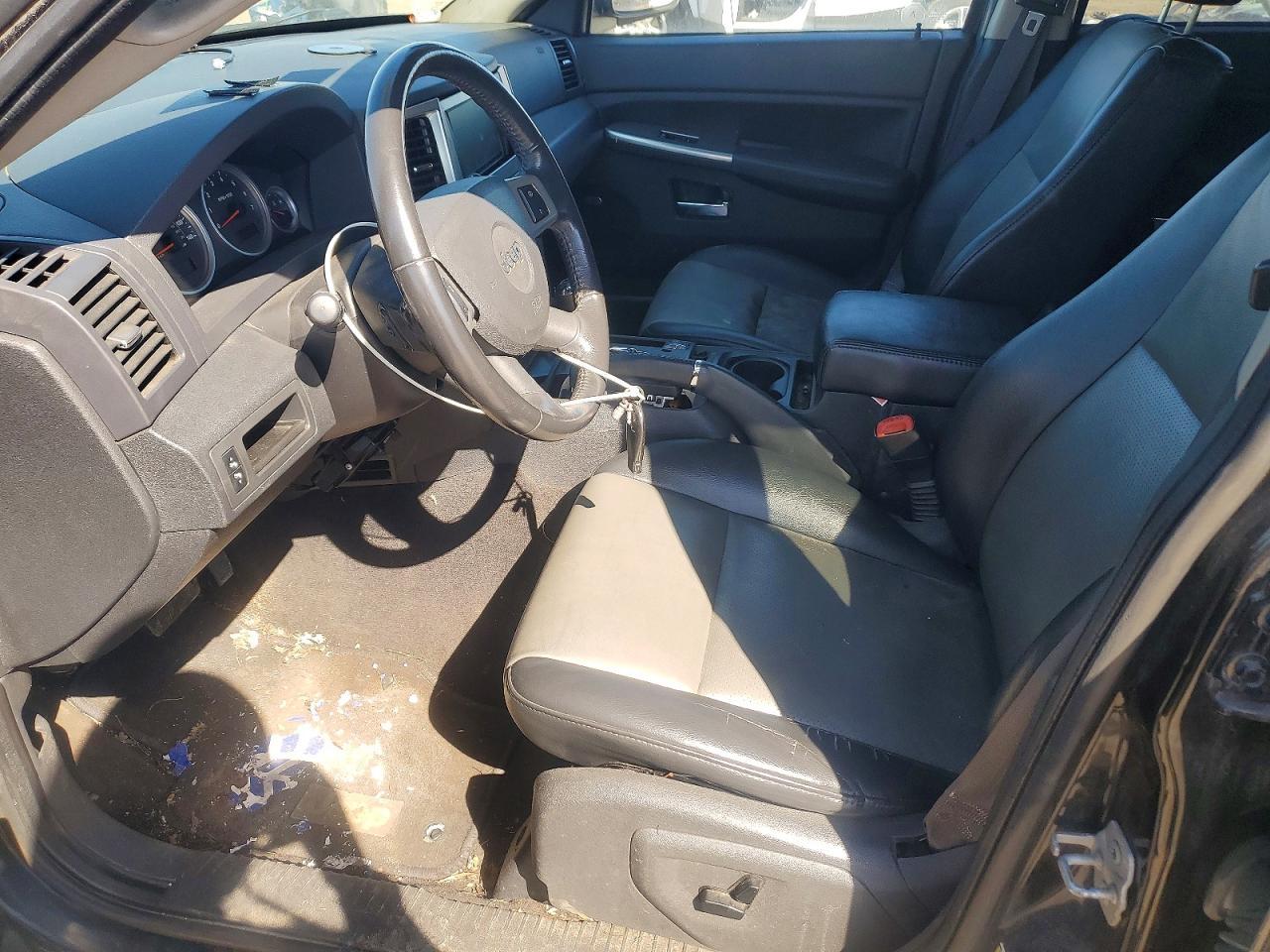 2008 Jeep Grand Cherokee Laredo - Image 7