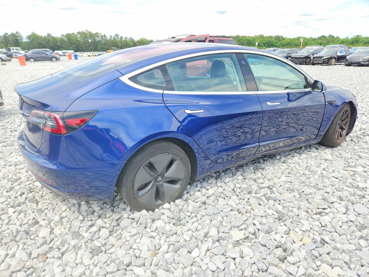 2018 Tesla Model 3 - Фото 3