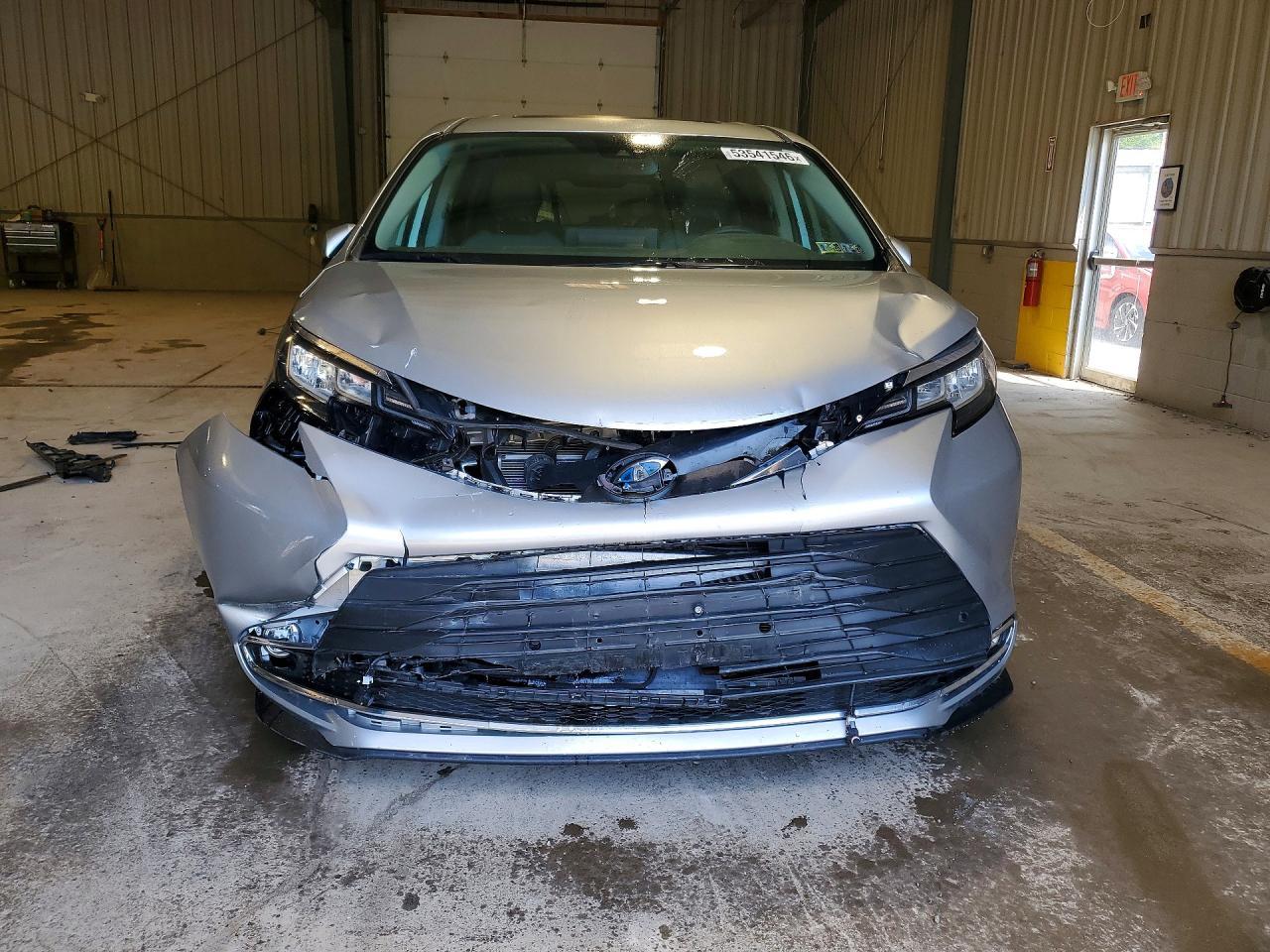 2023 Toyota Sienna Xle - Image 5