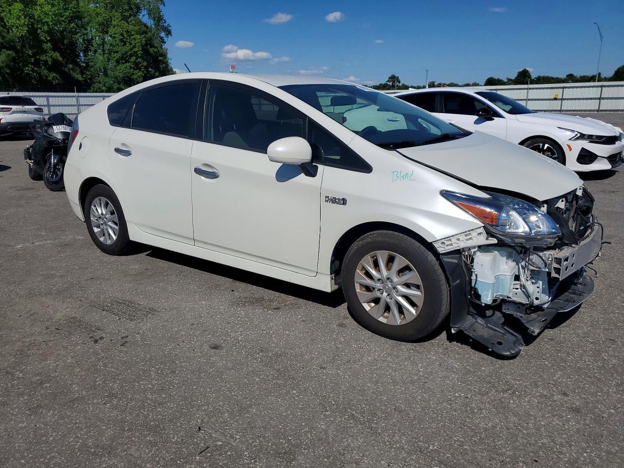 2014 Toyota Prius Plug-In Hybrid Base - Фото 4