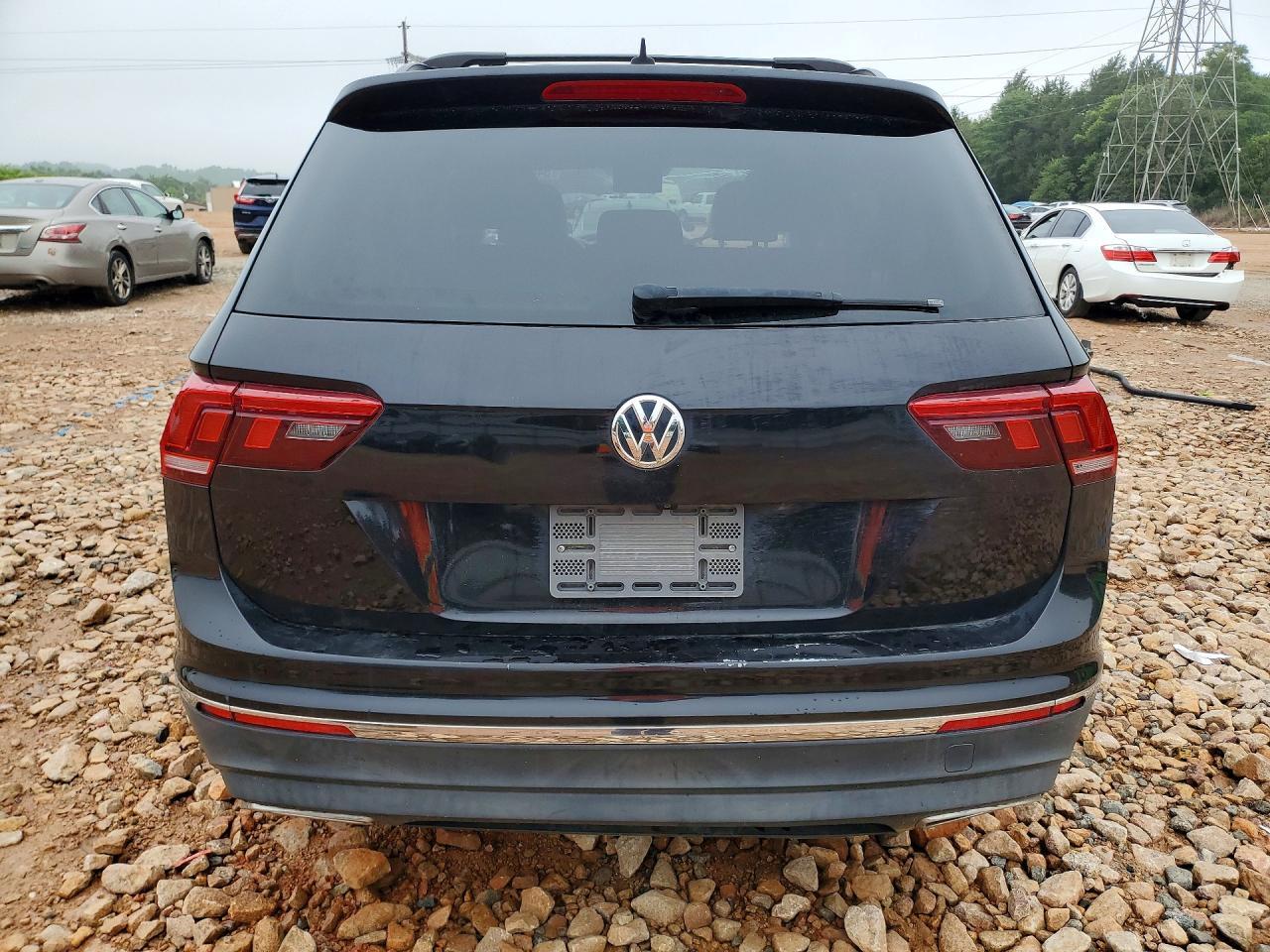 2018 Volkswagen Tiguan - Image 6
