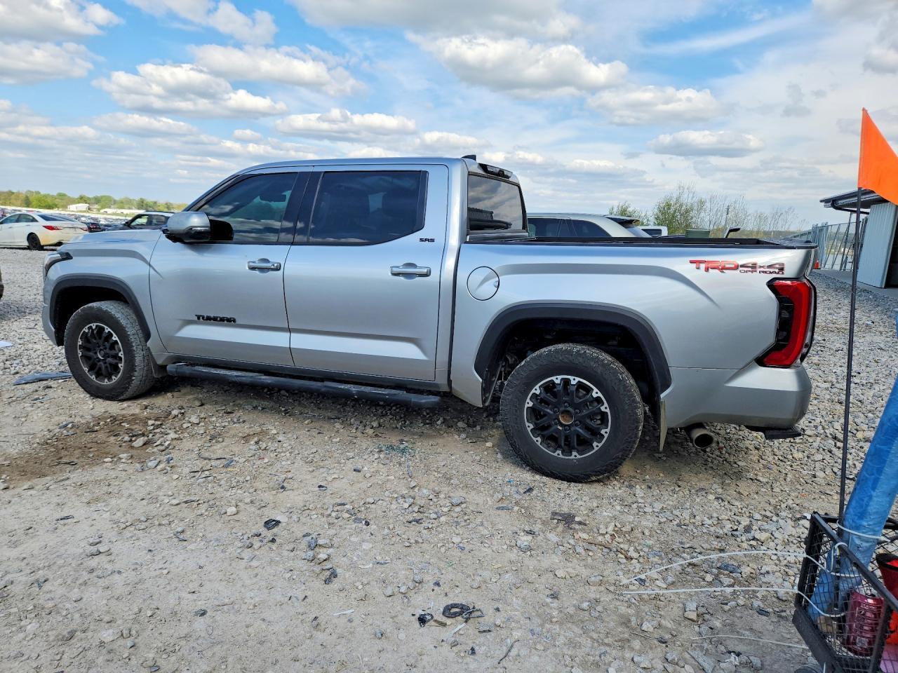 2023 Toyota Tundra Sr5 - Image 2