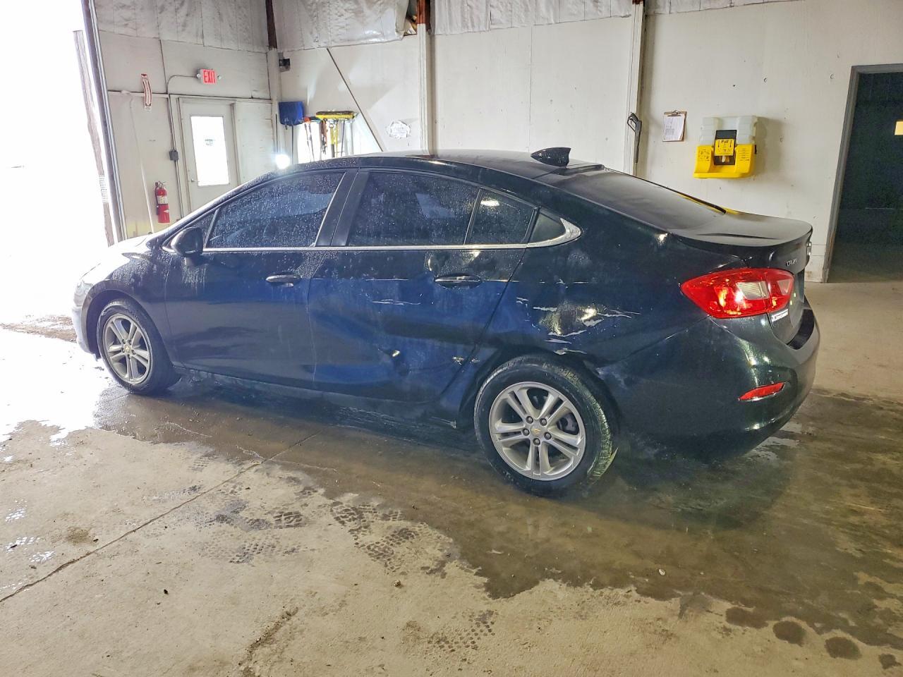 2017 Chevrolet Cruze - Фото 2