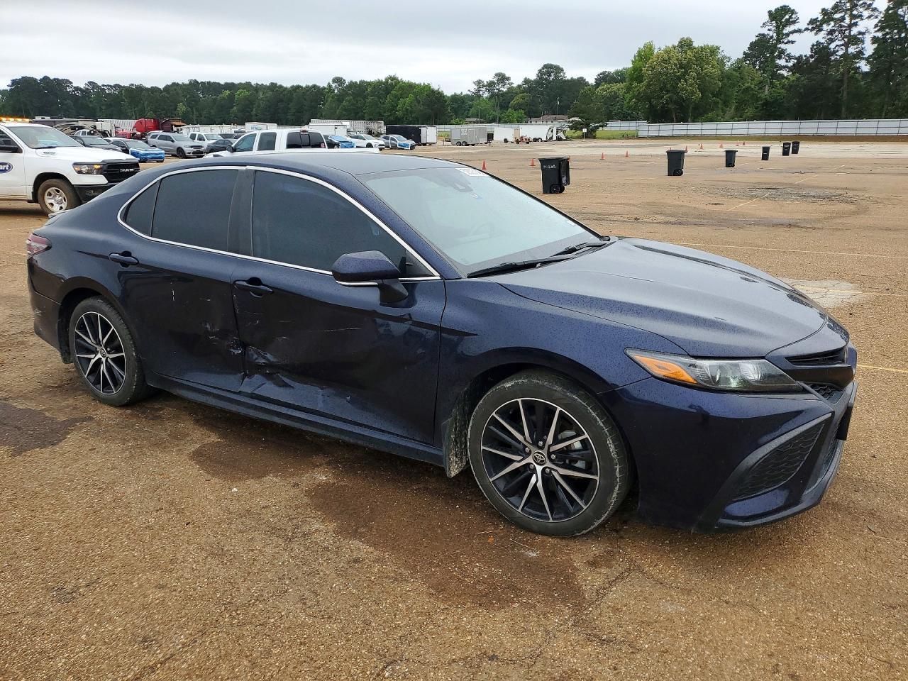 2022 Toyota Camry Se - Фото 4
