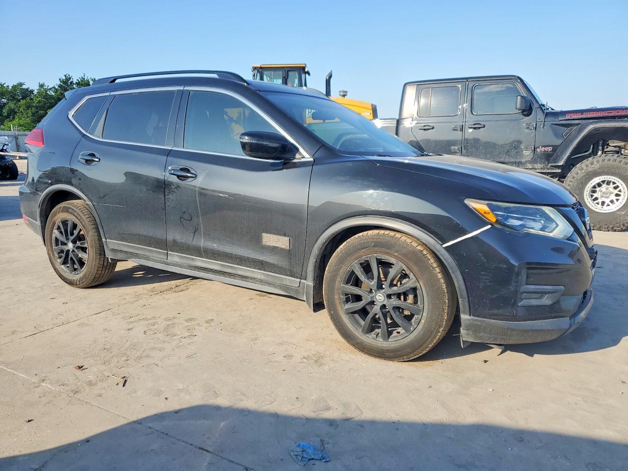 2017 Nissan Rogue Sv - Image 4