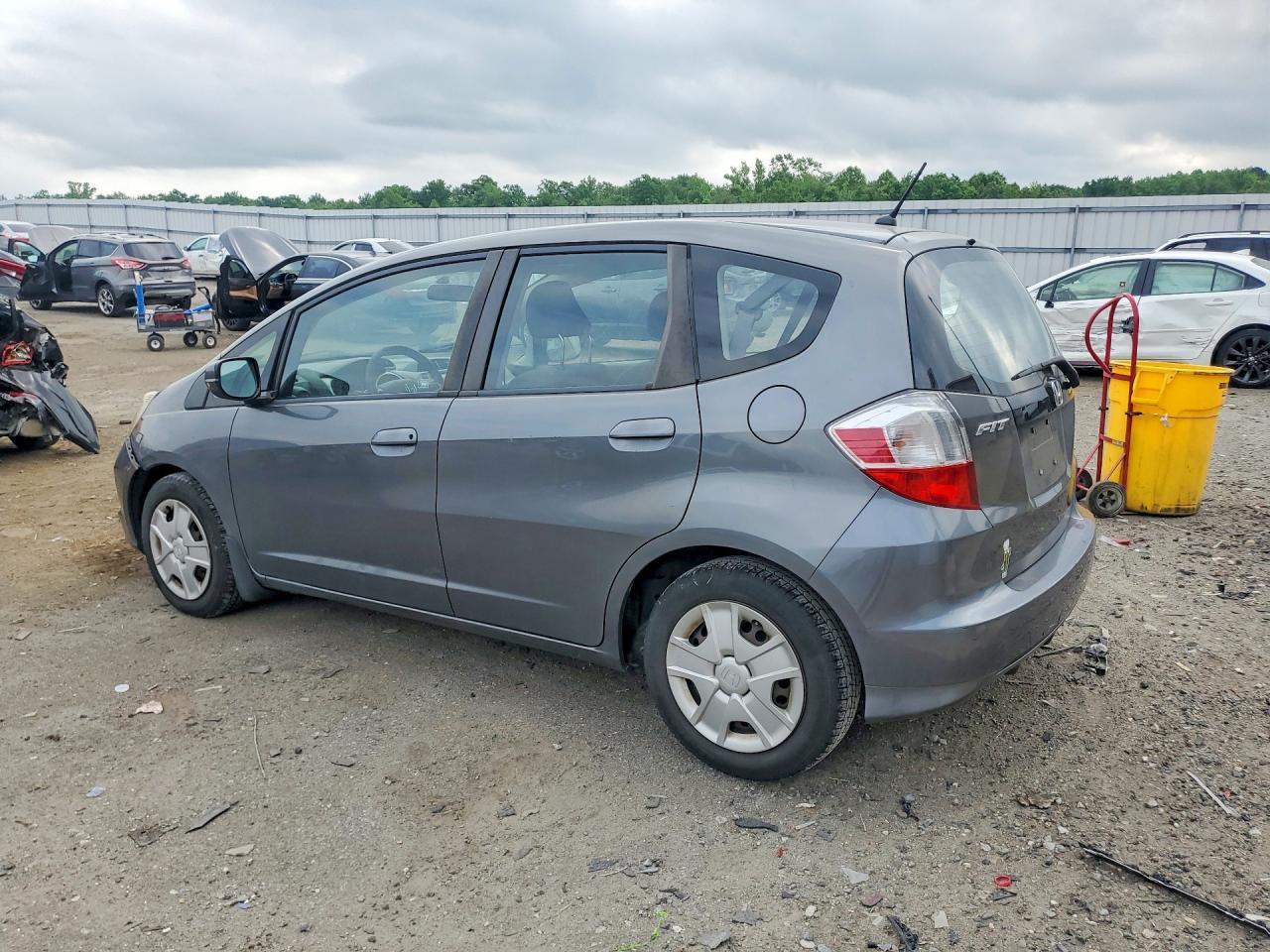 2013 Honda Fit - Фото 2