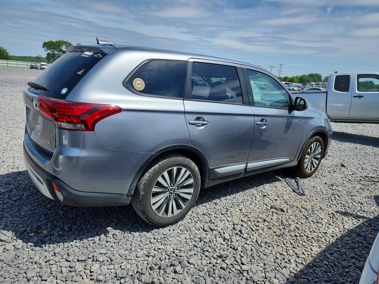 2020 Mitsubishi Outlander Se - Фото 3