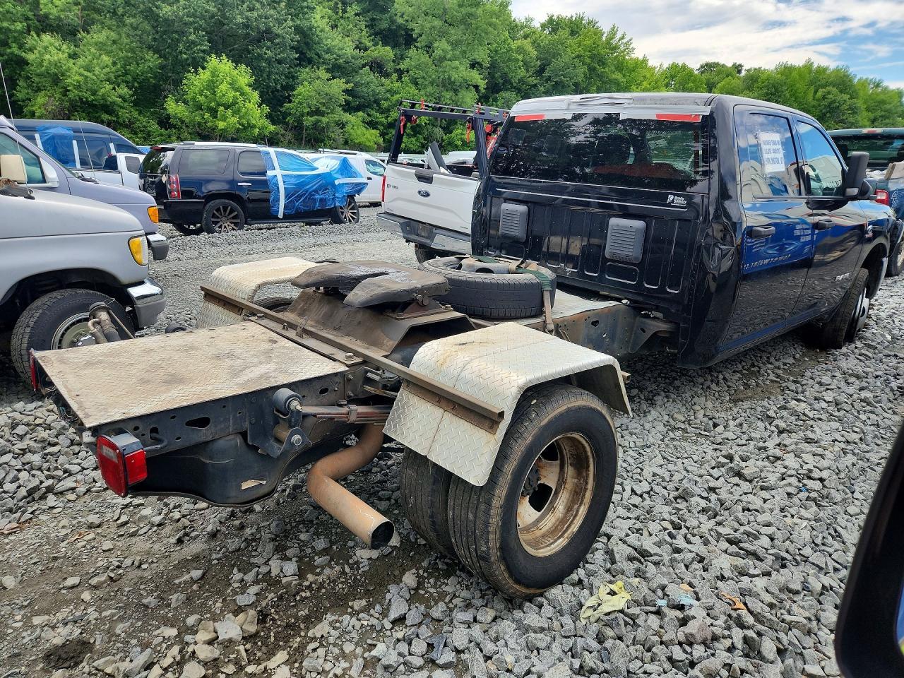 2022 Ram 3500 - Фото 3