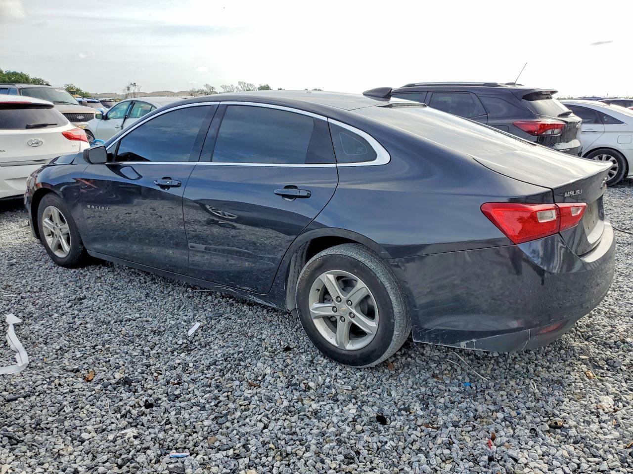 2023 Chevrolet Malibu Ls - Фото 2