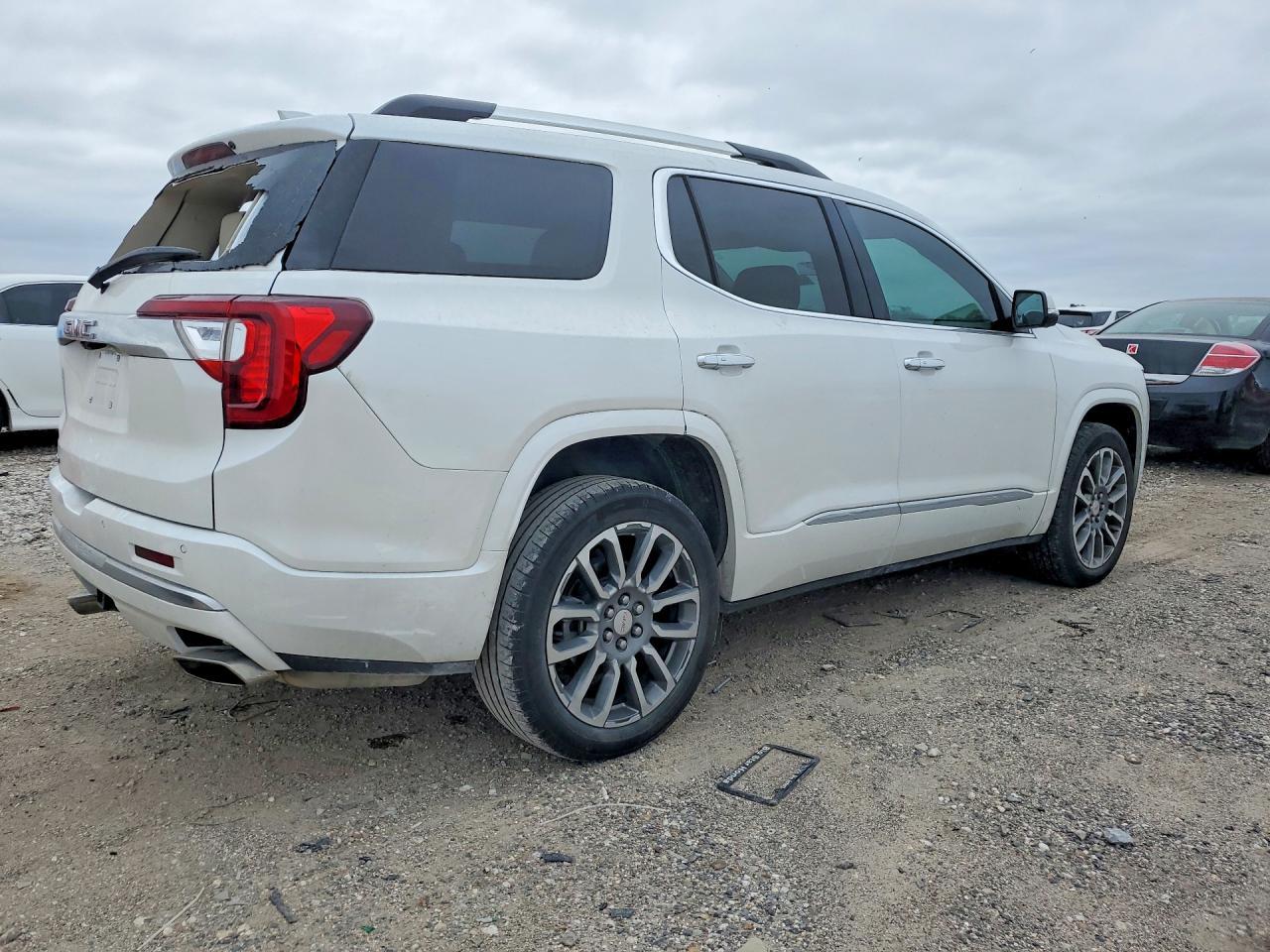 2023 GMC Acadia Denali - Фото 3