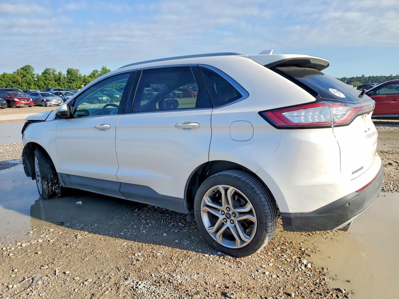 2018 Ford Edge Titanium - Image 2
