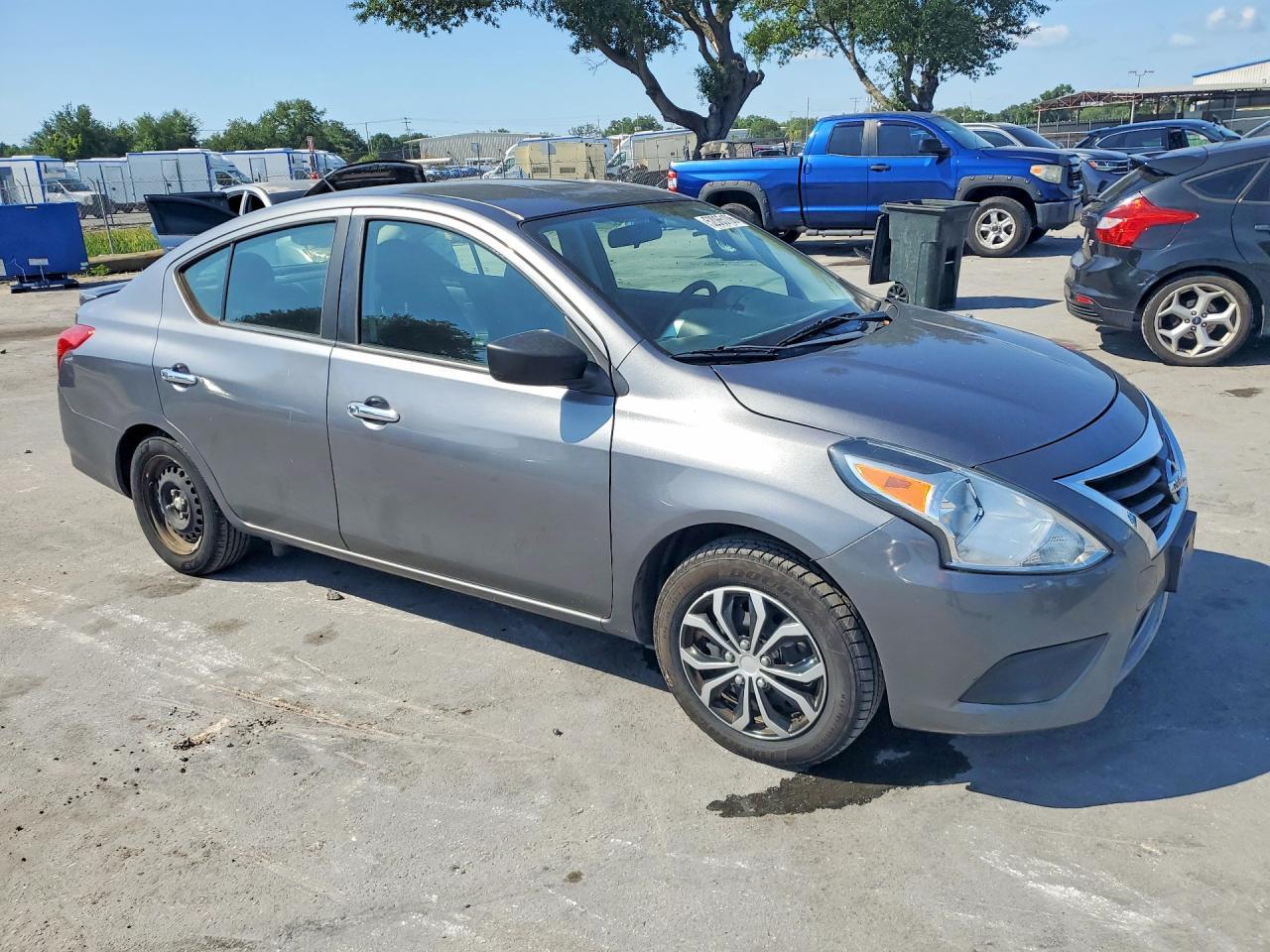 2019 Nissan Versa Sv - Image 4