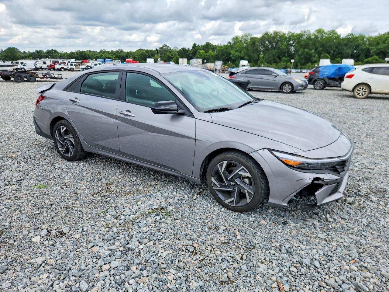 2025 Hyundai Elantra Sel Sport - Image 4