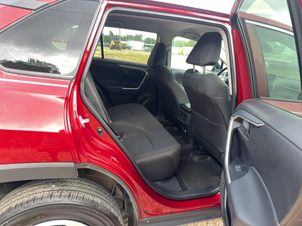 2024 Toyota Rav4 Le - Image 6