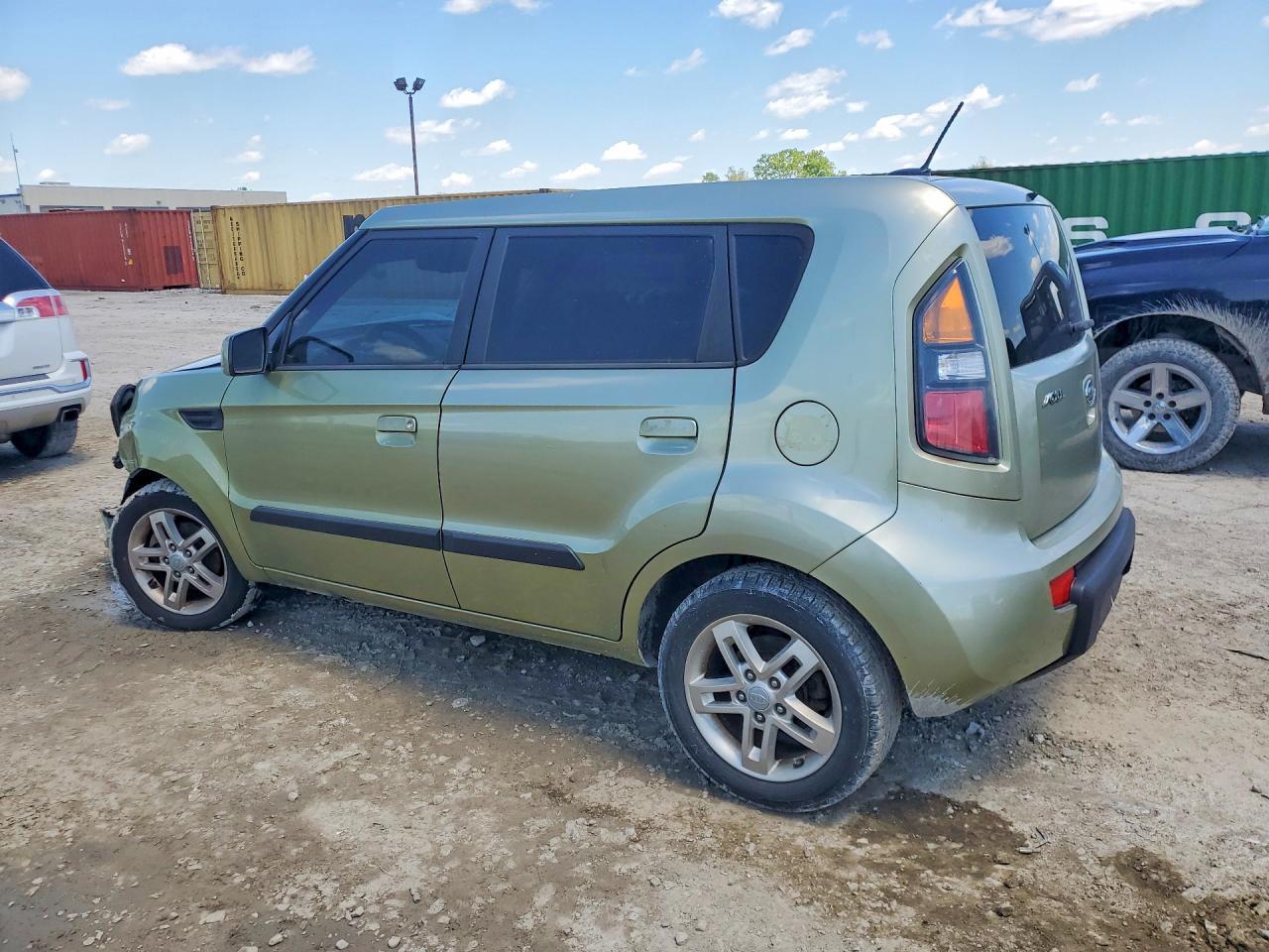 2010 Kia Soul + - Image 2