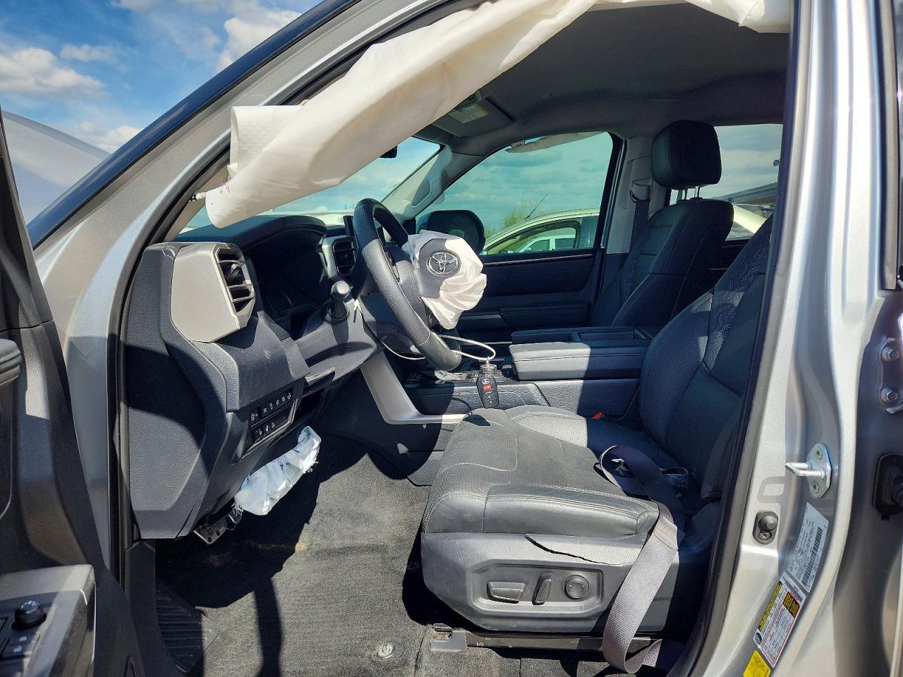 2023 Toyota Tundra Sr5 - Image 7
