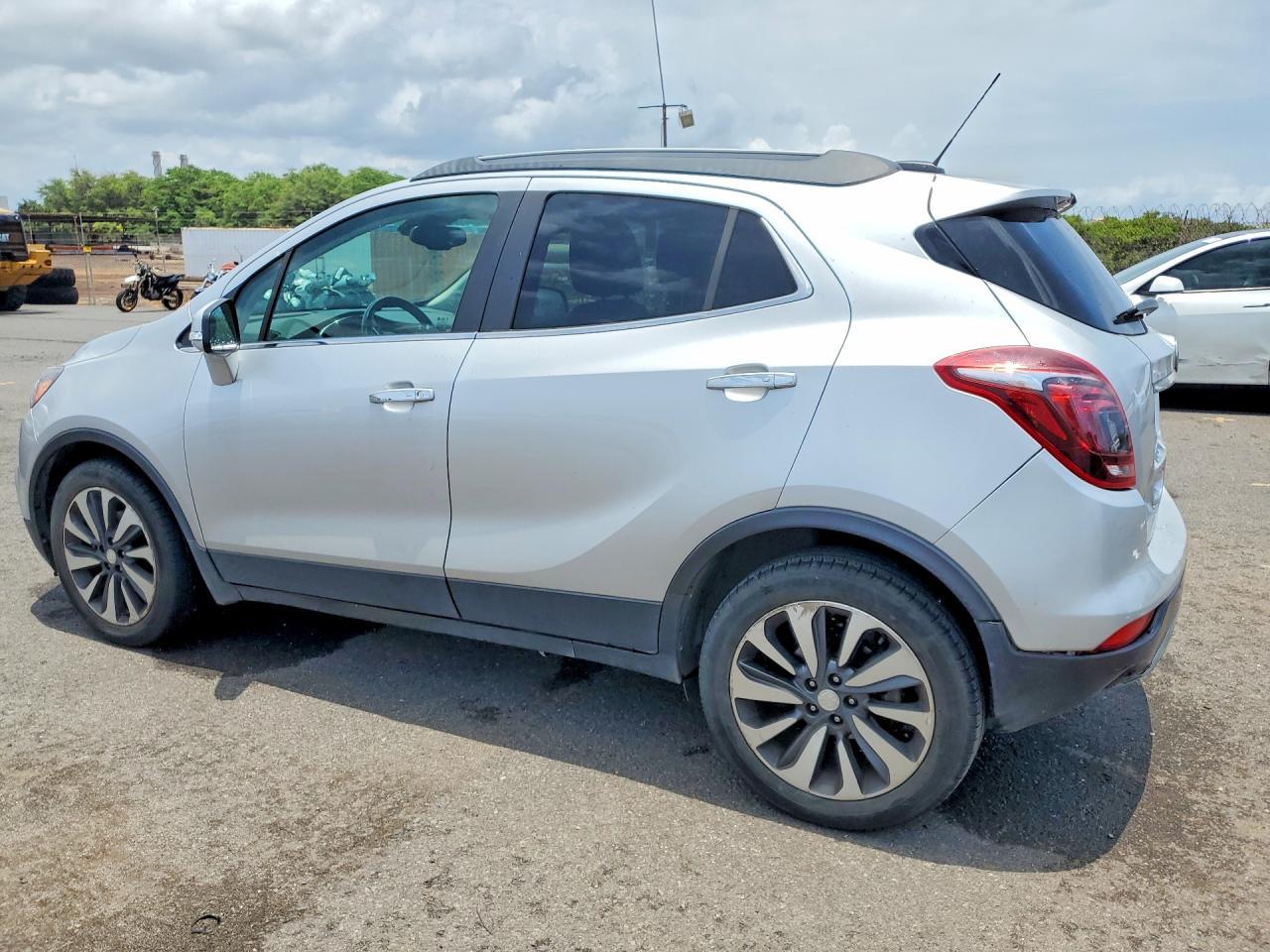 2018 Buick Encore Essence - Фото 2