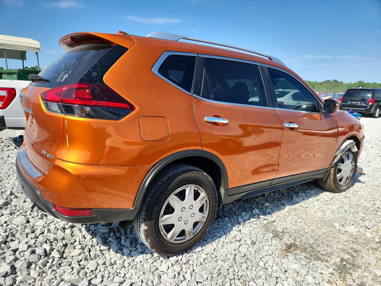2020 Nissan Rogue Sv - Image 3