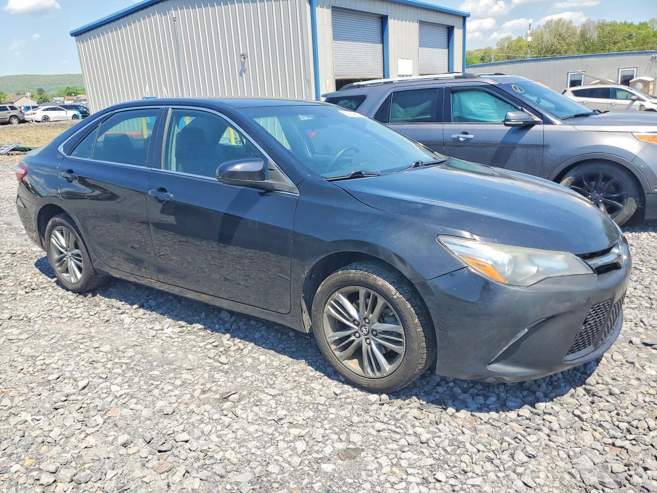 2017 Toyota Camry Se - Фото 4