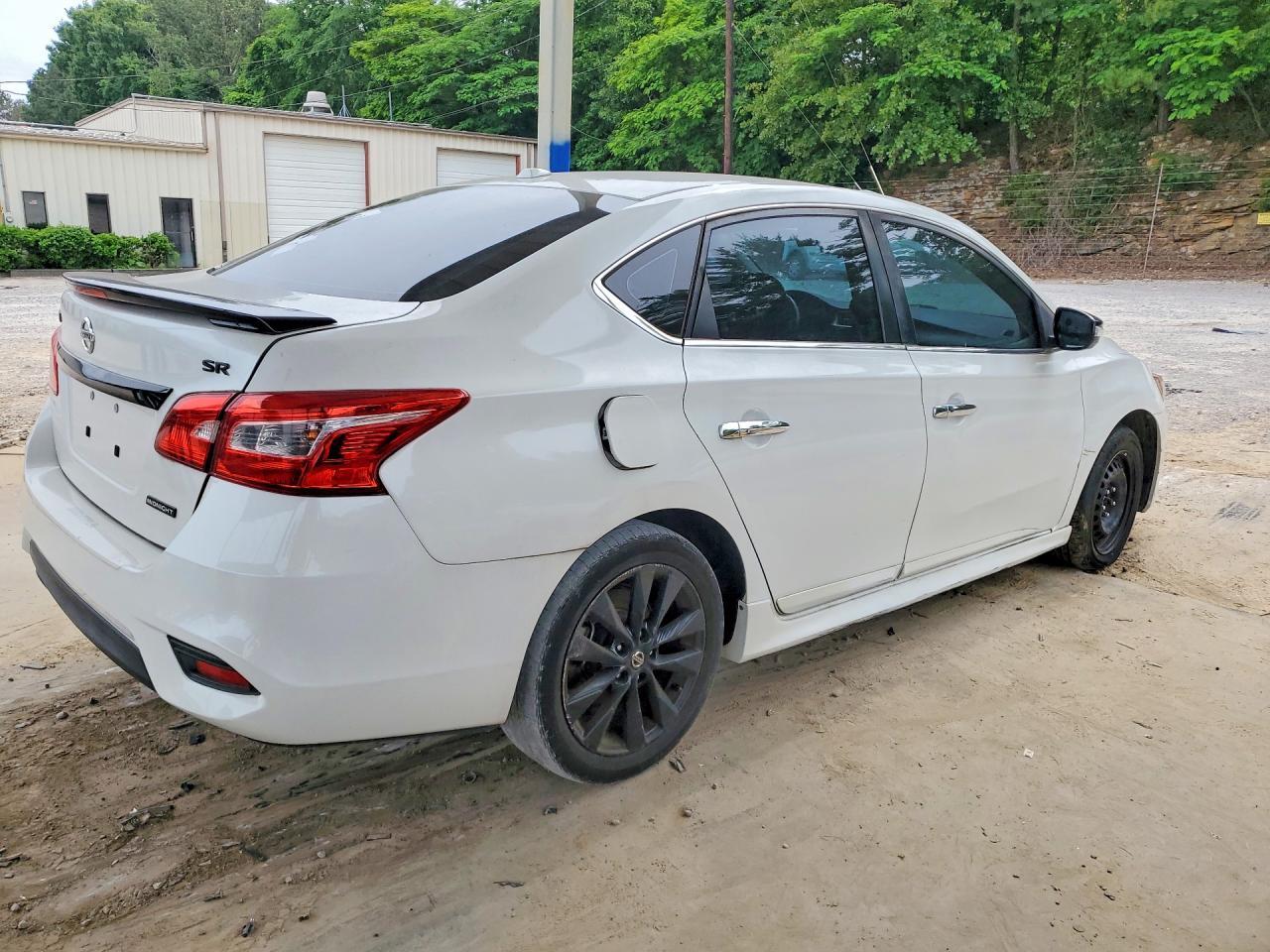 2018 Nissan Sentra Sr - Image 3