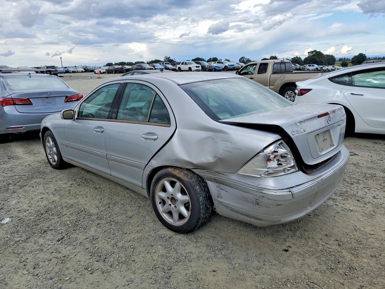2003 Mercedes-Benz C 240 4Matic - Image 2