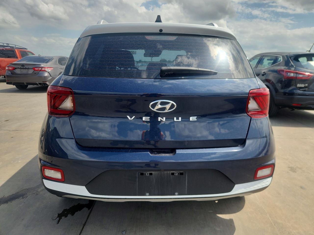 2022 Hyundai Venue Limited - Фото 6