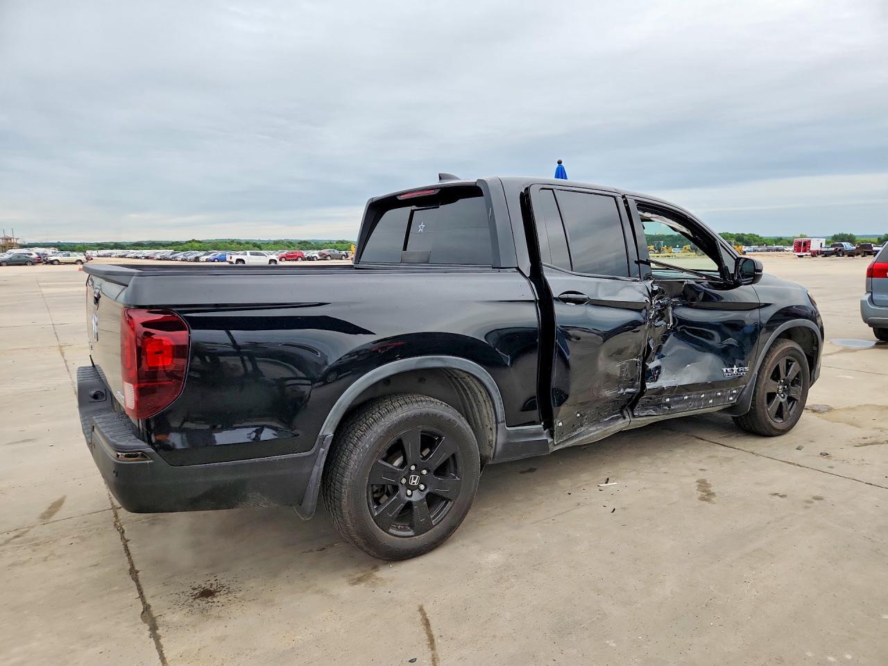 2019 Honda Ridgeline - Image 3