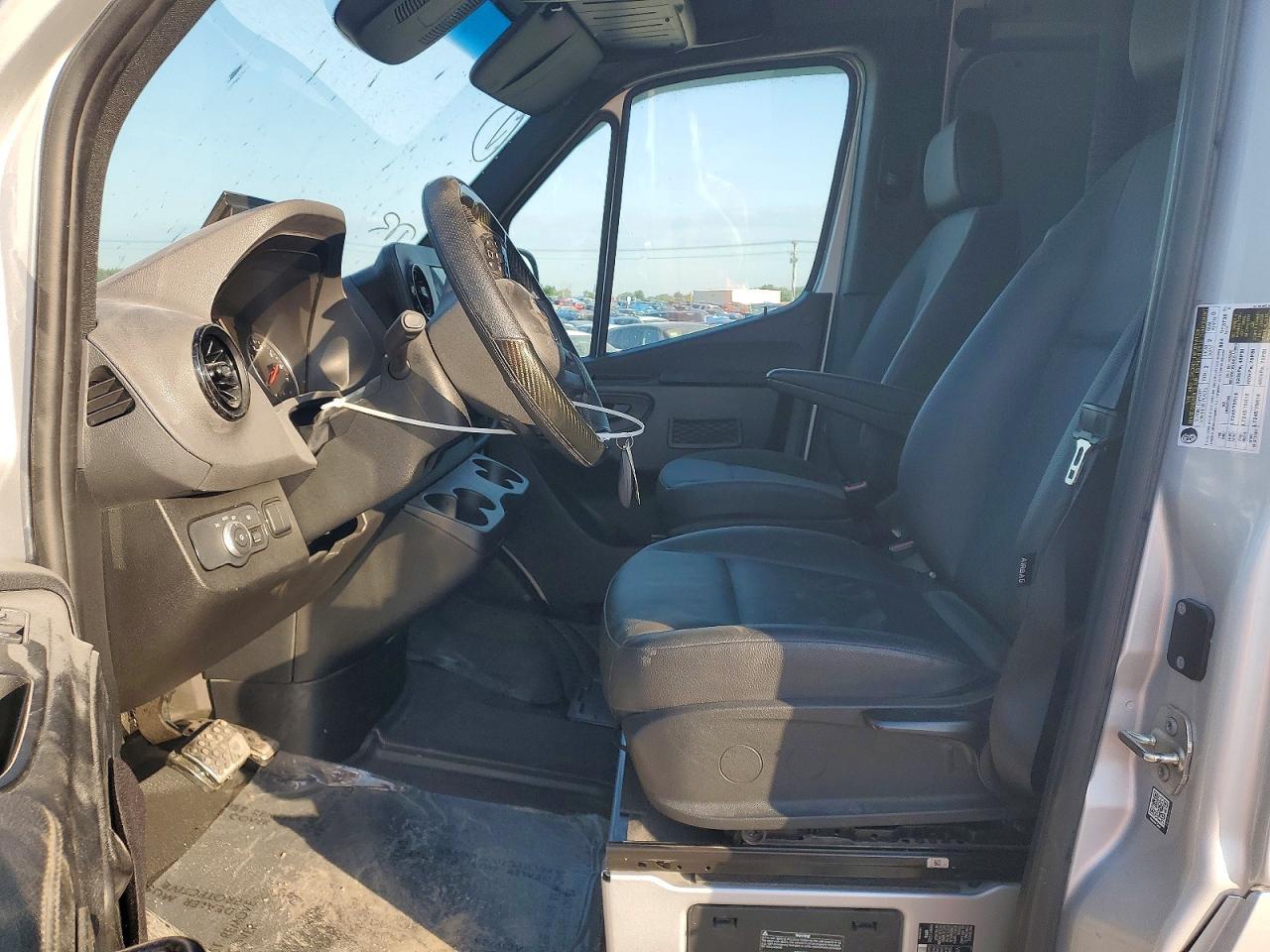 2023 Mercedes Benz Sprinter 2500 Delivery Van - Фото 7