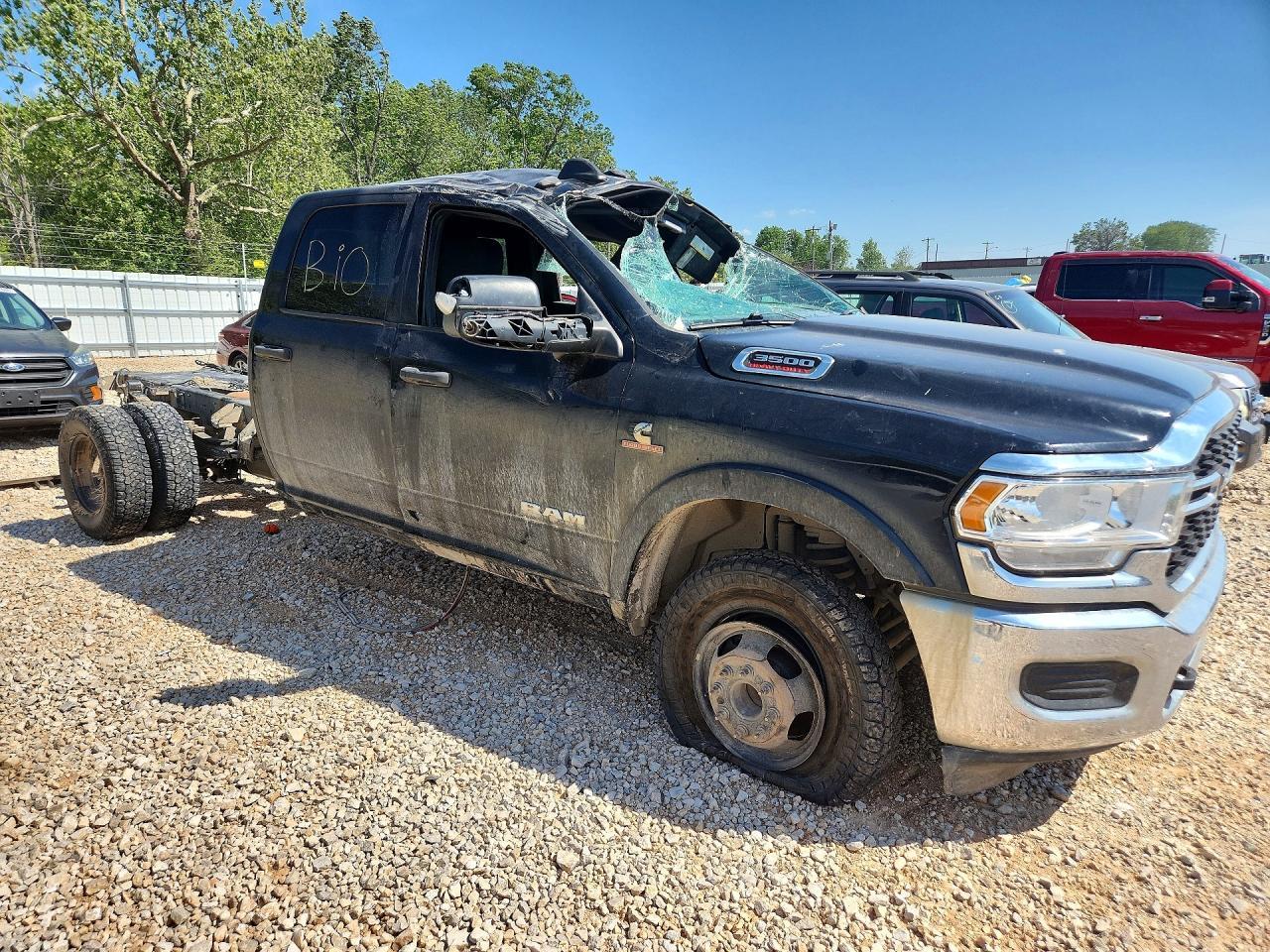2022 Ram 3500 - Фото 4