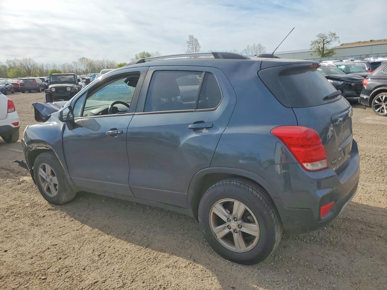 2022 Chevrolet Trax 1Lt - Фото 2