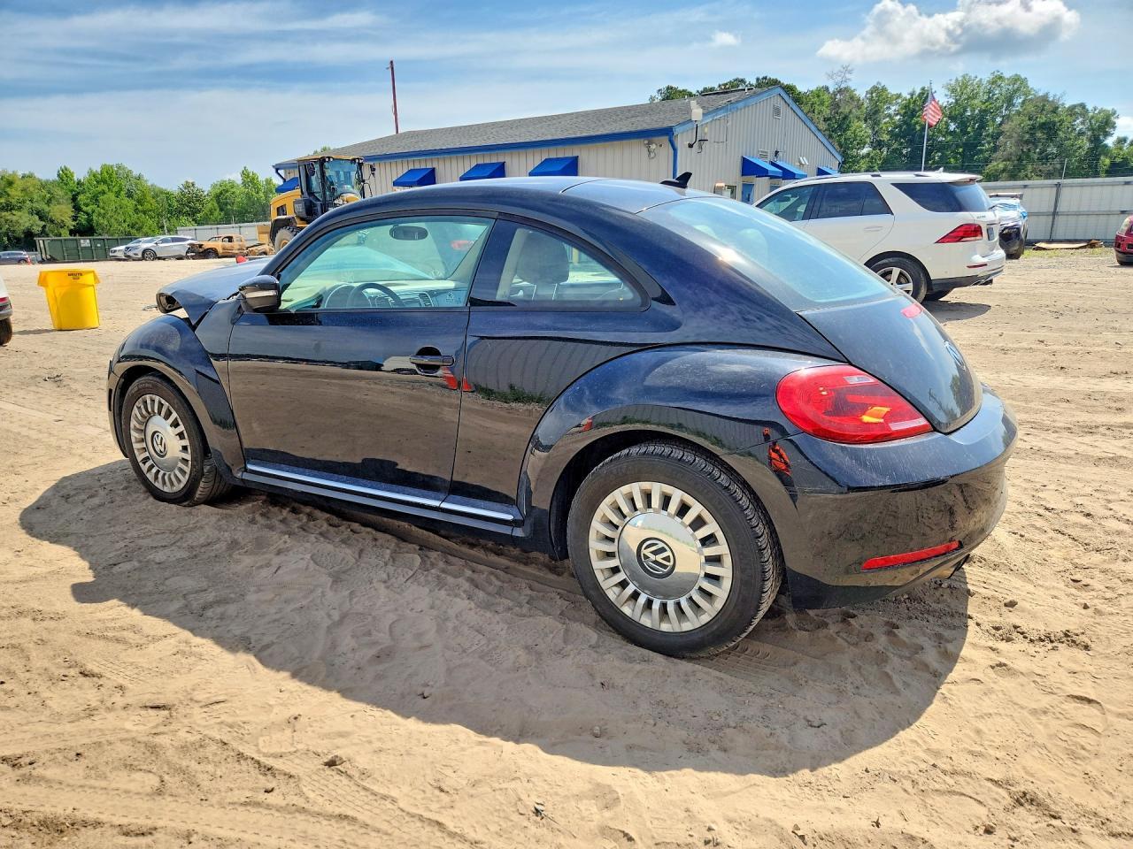 2014 Volkswagen Beetle - Image 2