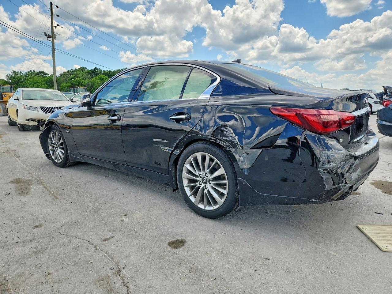 2019 Infiniti Q50 3.0T Luxe - Фото 2
