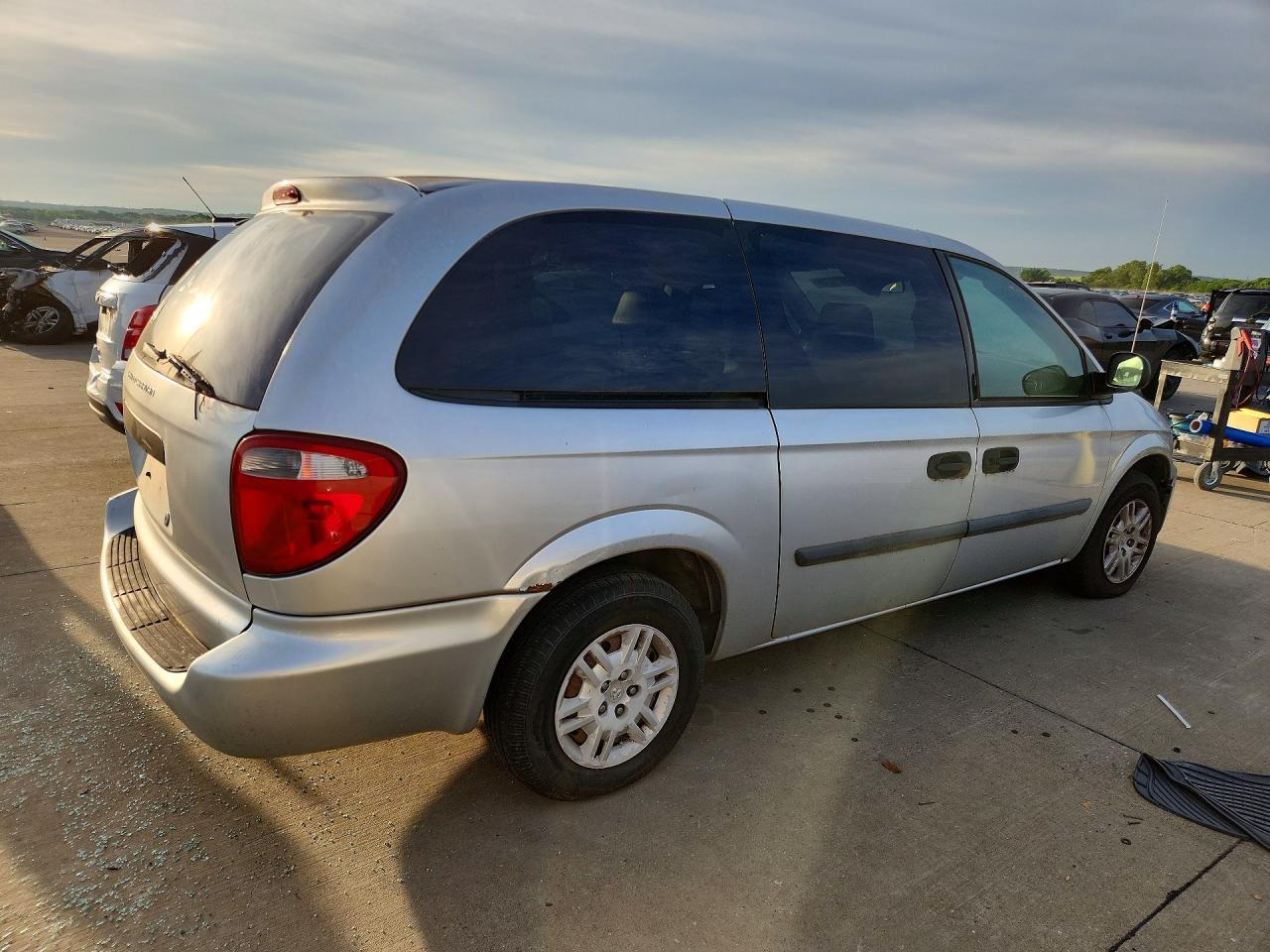 2005 Dodge Caravan - Фото 3
