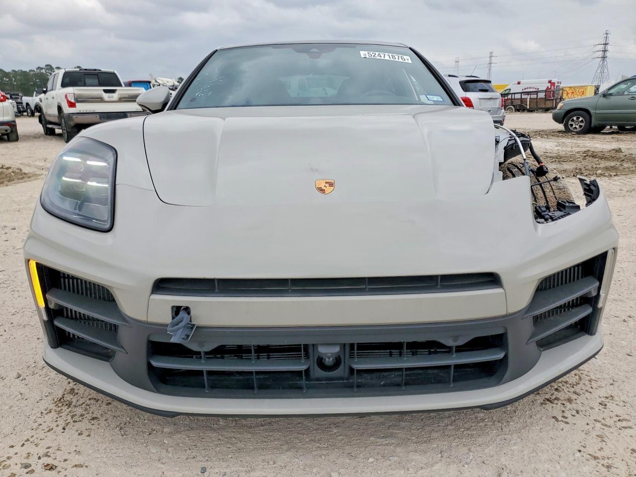 2025 Porsche Panamera 4 E-Hybrid - Image 5
