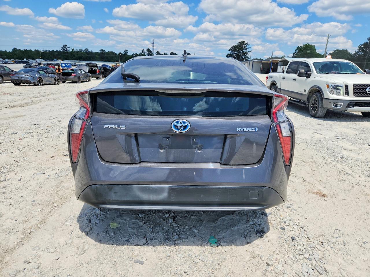 2017 Toyota Prius One - Image 6
